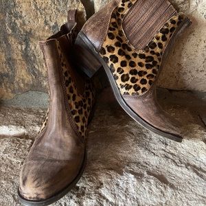 Sheridan Mia brown leather with hair on “leopard”